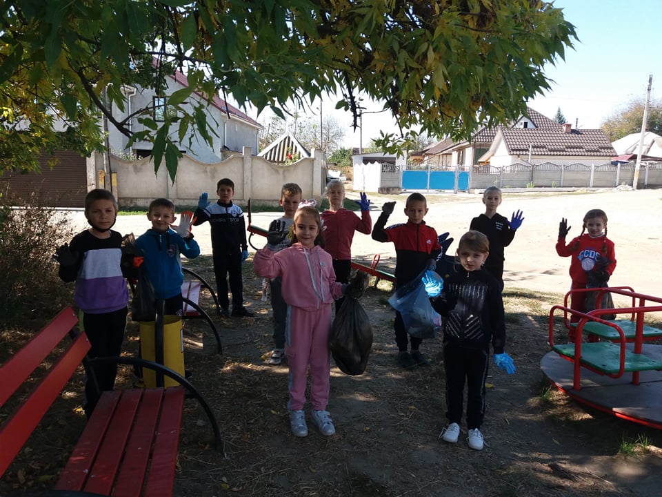 Salubrizare. Marea curățenie în Gimnaziul nr.102